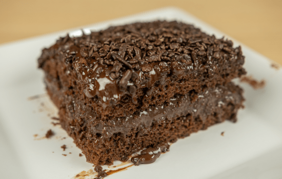 Bolo de Chocolate Gelado: Uma Sobremesa Irresistível em 4 Etapas