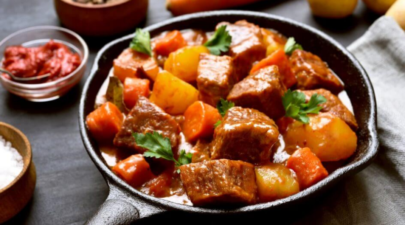 Ensopado de Carne com Batatas e Cenouras: Preparo Simples em 4 Passos