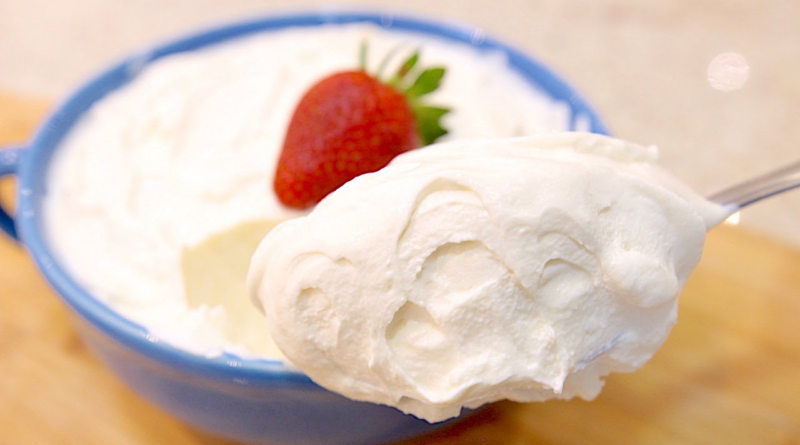 Delícia Caseira: Como Fazer Iogurte Grego Natural em 5 Passos